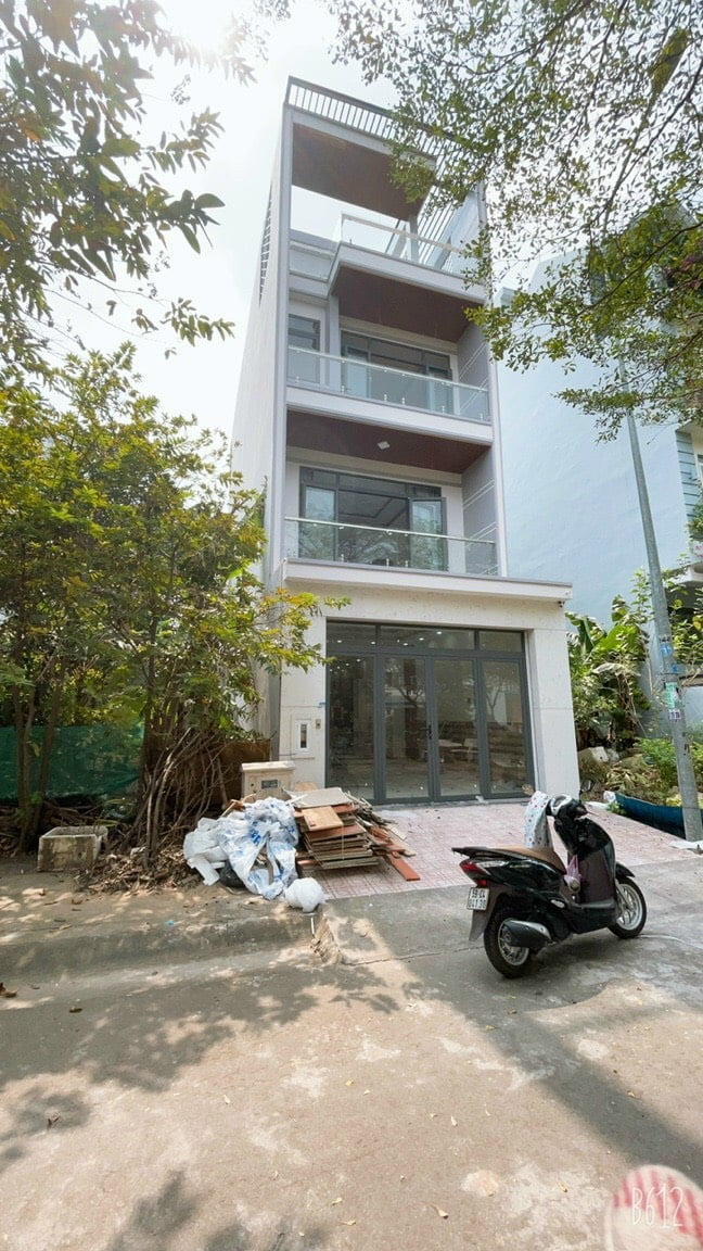 Nhà đường Phạm Hữu Lầu