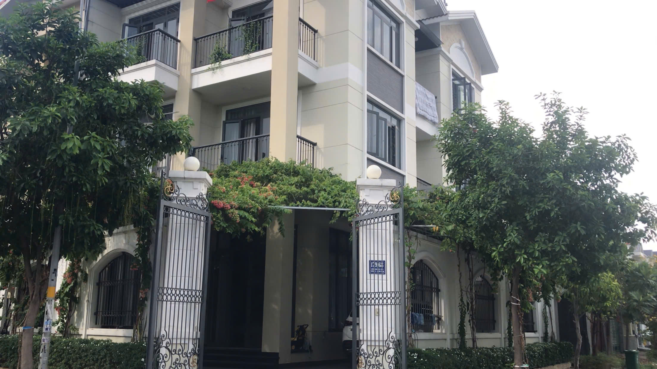 z6618729723929_480bf7a83efcd99a6316601e96efc16a